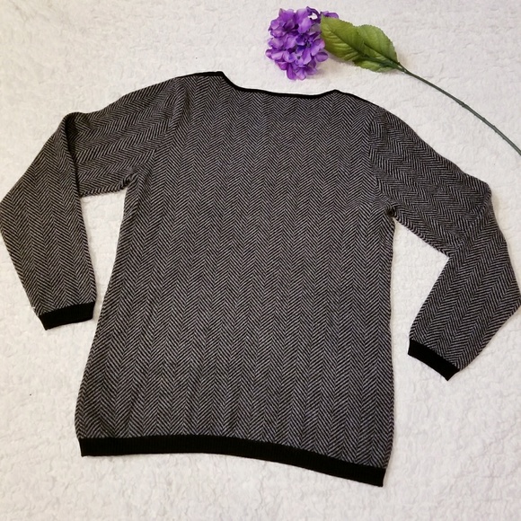 Two Bees Cashmere Luxury Sweater - Picture 3 of 4